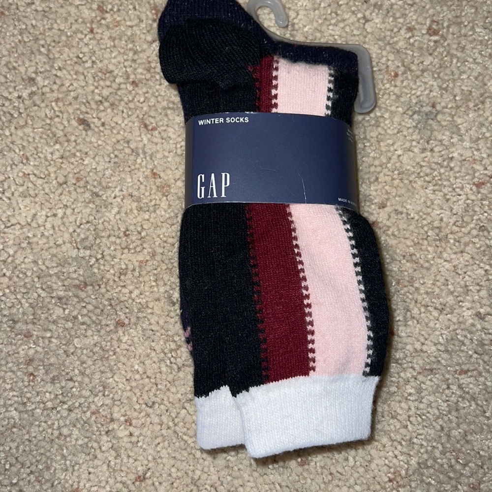 Gap womens winter wool socks, 2 pairs, one size fits all, brand new with tags